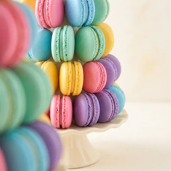 Macaron-Turm in Pastellfarben
